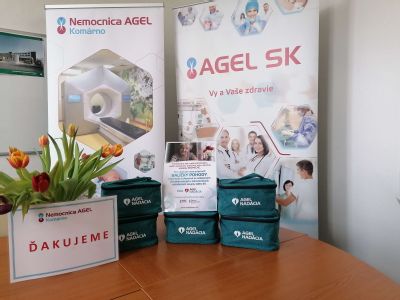 Nemocnica AGEL Komárno rozdala pacientom - seniorom balíčky pomoci